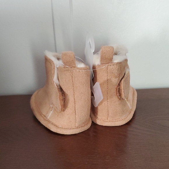 NWT Cat & Jack Baby Girl Suede Boots Size 0-3 Months - Picture 4 of 6